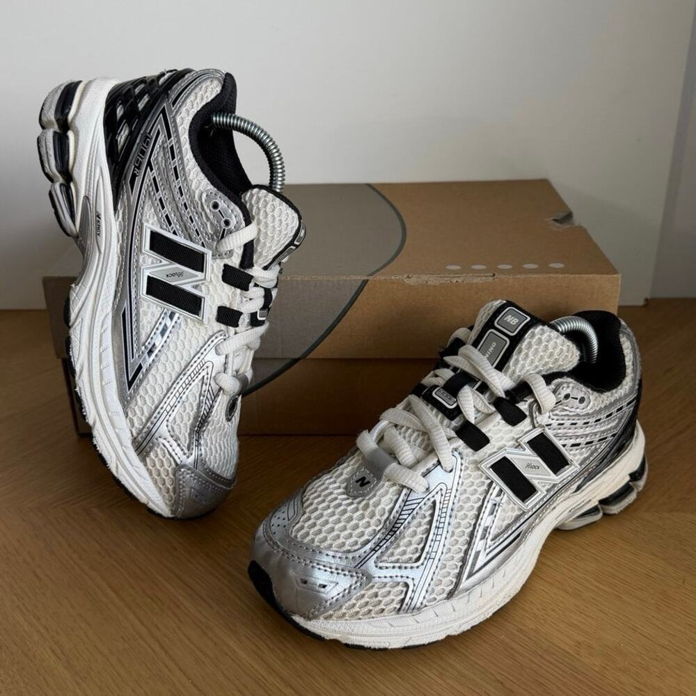 New Balance 1906 R ‘Metallic Silver/Black’ Kids Sneakers- SZ 4 Y
